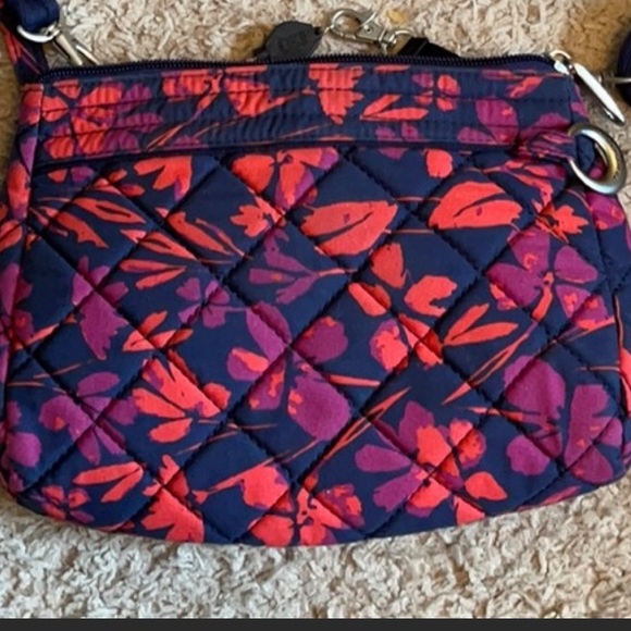 Travelon Handbags - Travelon crossbody/wristlet
